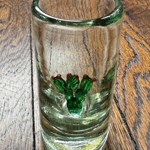 VINTAGE Hand Blown Mexican Tequila 3.5” Shot Glass w/ Green Prickly Pear Cactus